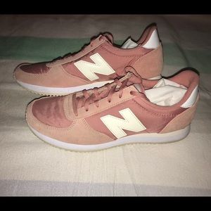 New Balance Pink Casual+Comfortable Sneakers